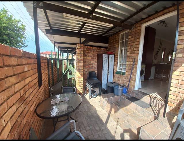 3 BEDROOM APARTMENT FOR SALE IN JORDAAN PARK